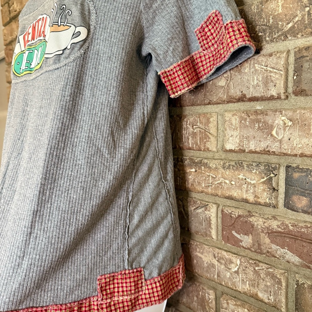 Upcycled Friends Central Perk Tee Plaid Trim Patchwork Gray Top - Picture 7 of 9